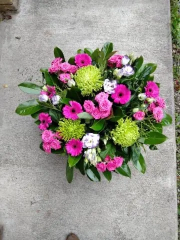 Création de bouquets pour rendre hommage